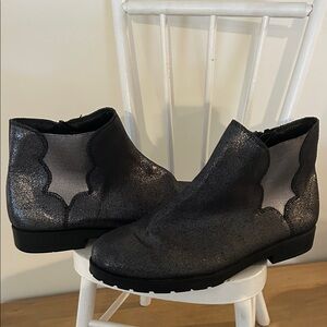 Stride Rite girls Isabella black sparkle boots. Comfort memory foam US size 4.5.